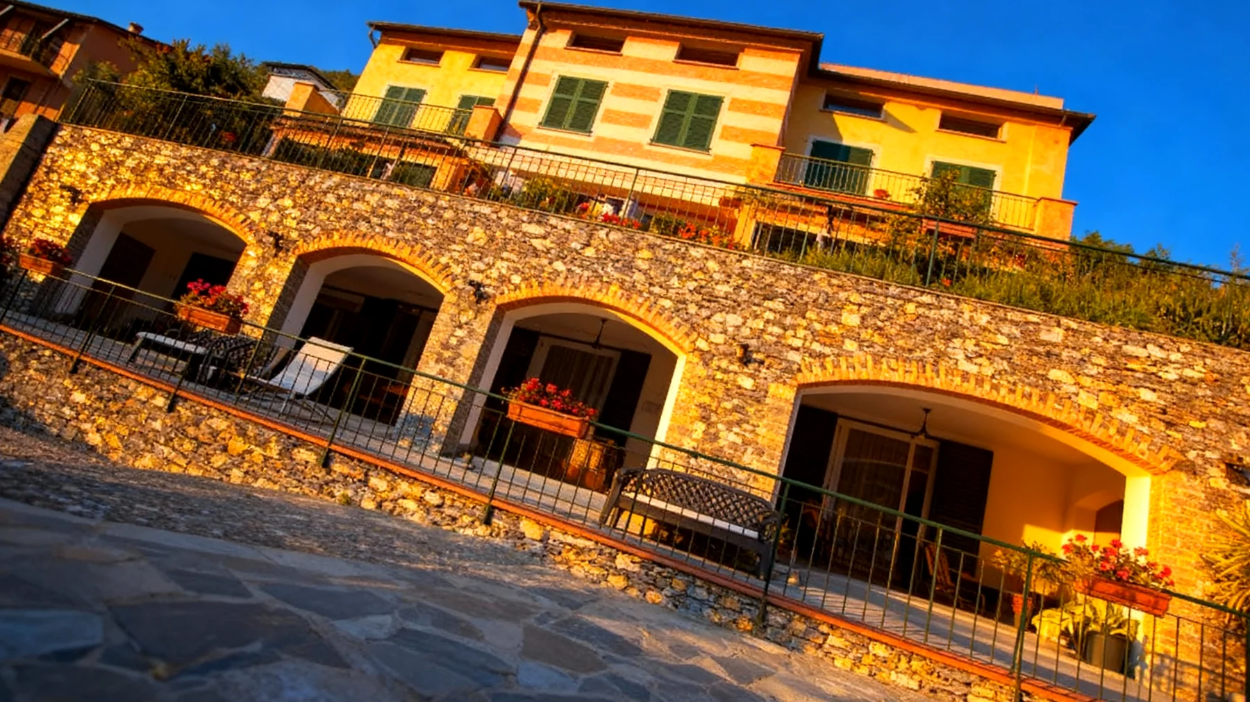 Un posto al sole 2025-12-18T06:32:36.989Z"